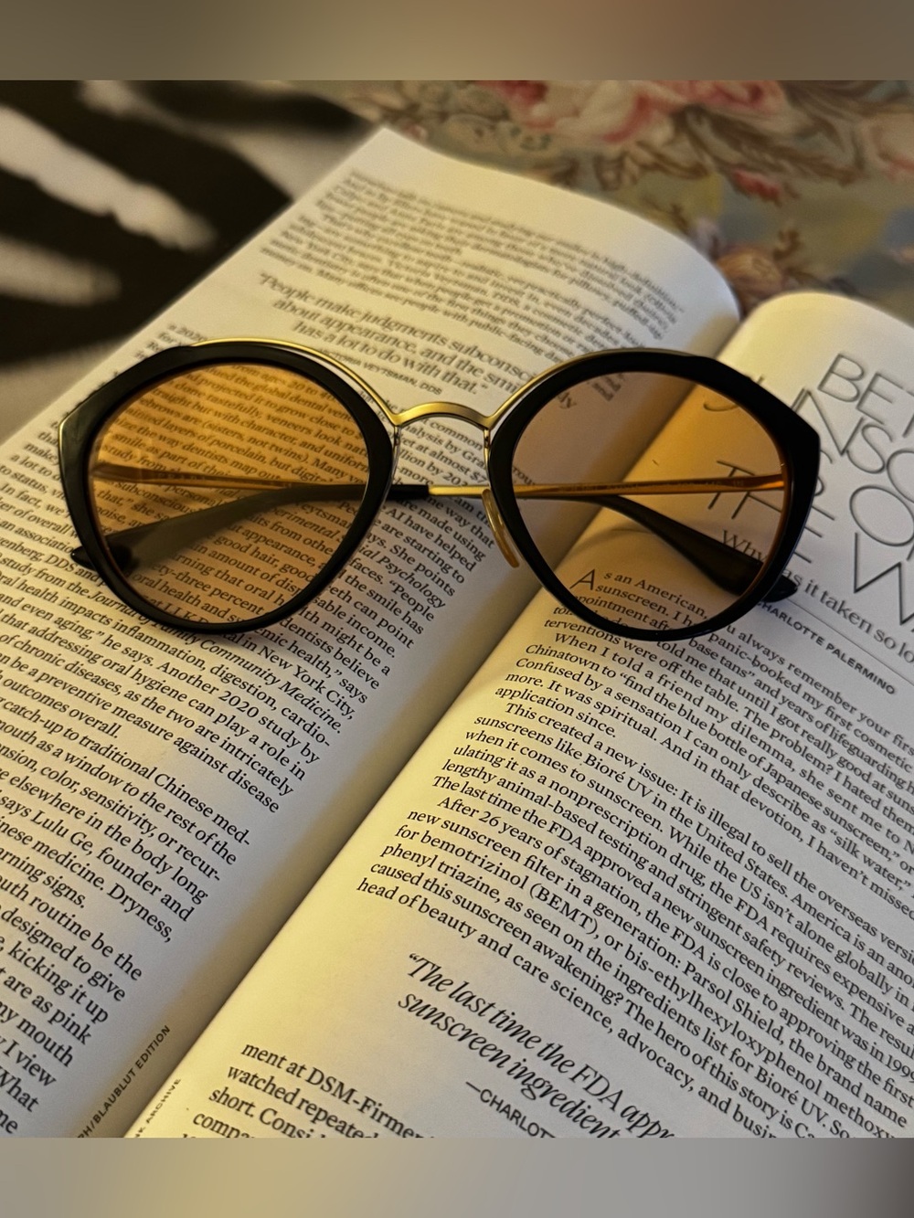 Prada black and yellow round frame